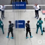 Fernando Alonso, Aston Martin F1 Team, George Russell, Mercedes-AMG F1 Team, and Jo Bauer, FIA discuss