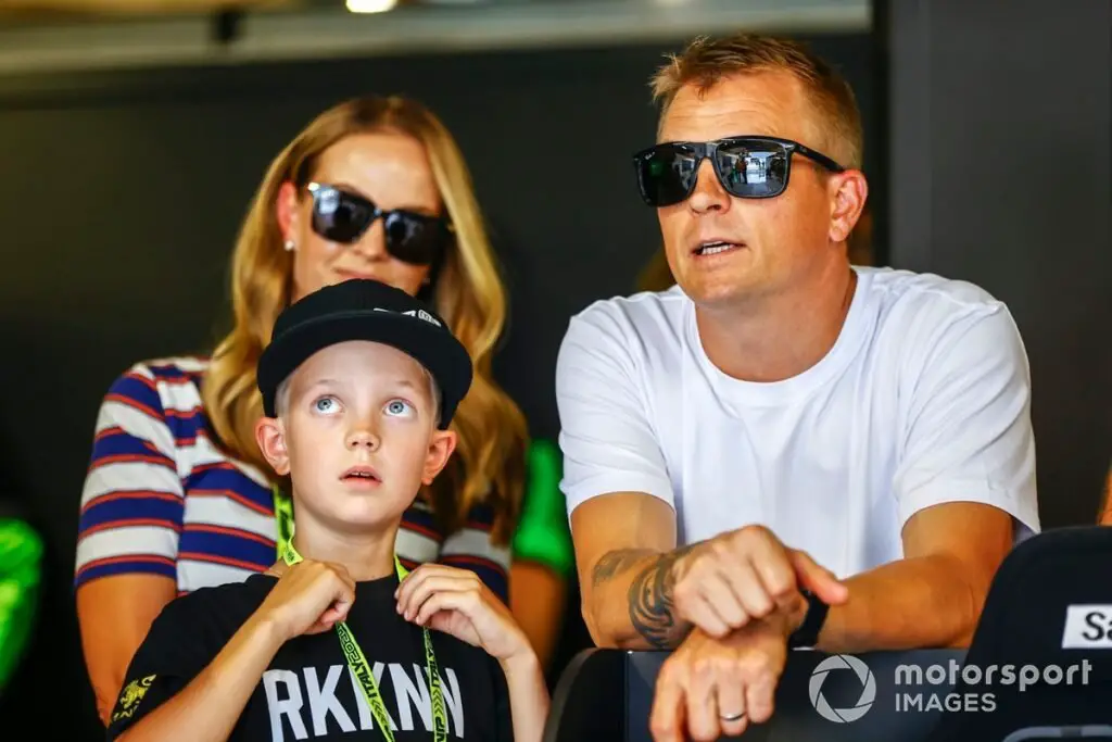 Kimi Raikkonen and Son, Robin, at Sauber Garage (Stake F1 Team)