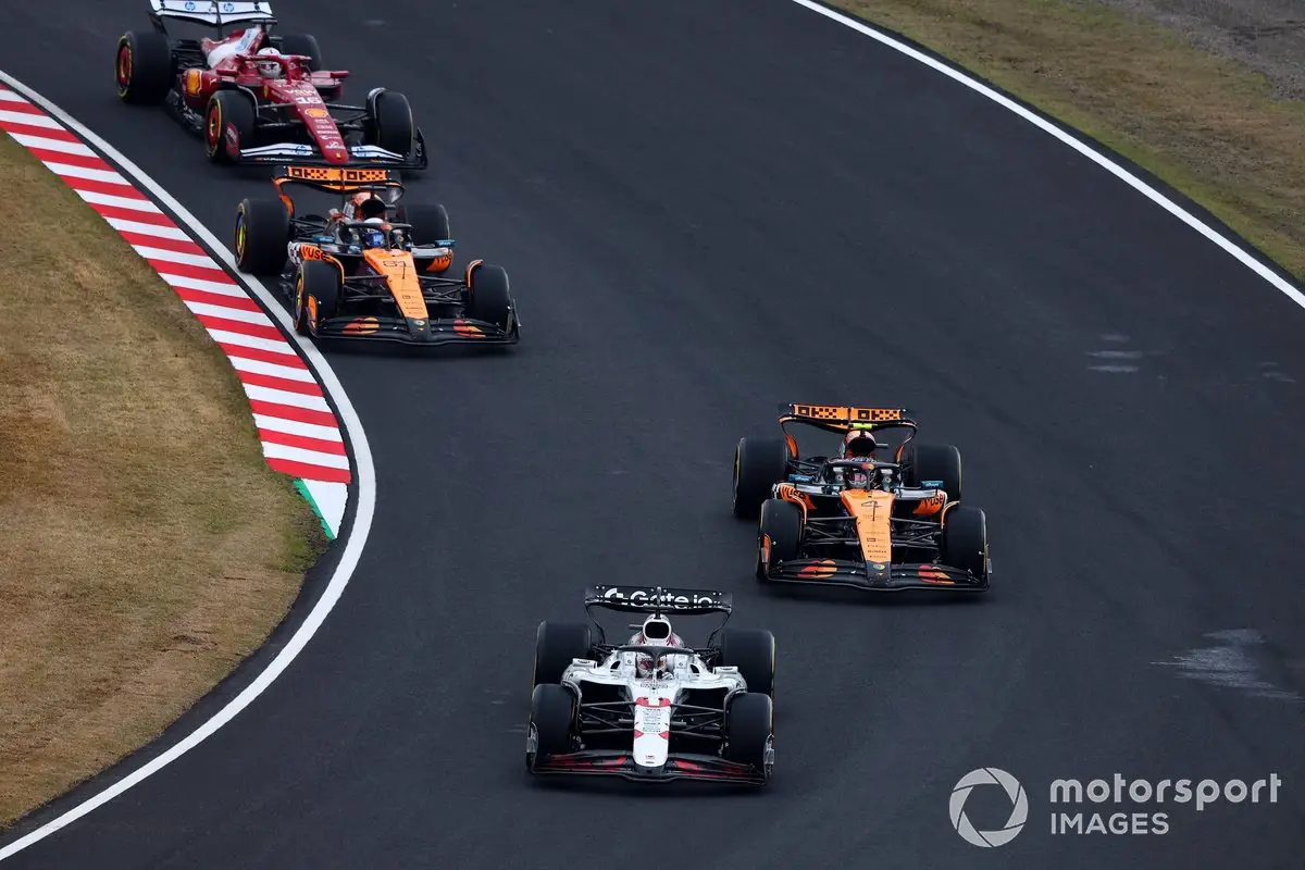 Lando Norris (McLaren), Oscar Piastri (McLaren) vs. Max Verstappen (Red Bull Racing)