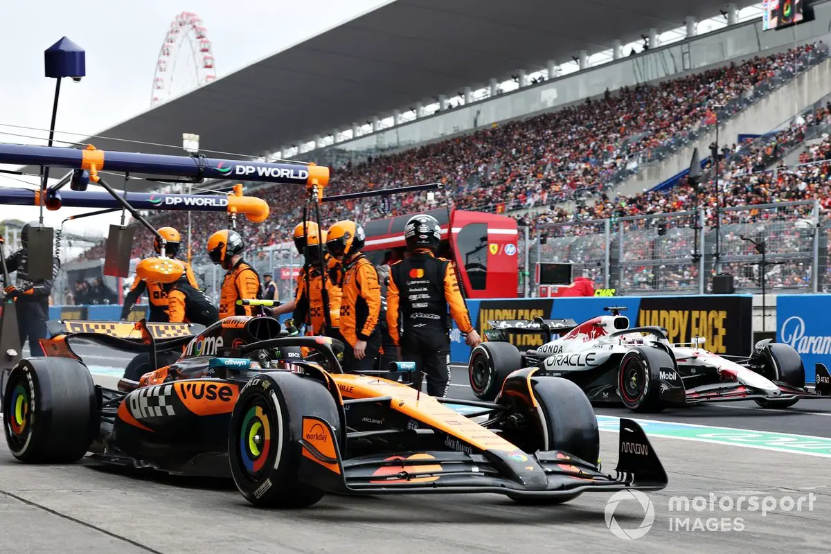 Lando Norris (McLaren) vs Max Verstappen (Red Bull Racing)