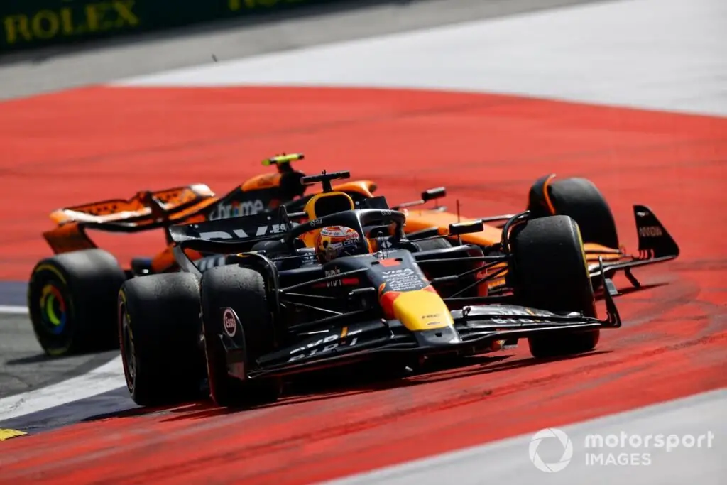 Max Verstappen vs Lando Norris, Red Bull Racing RB20 versus McLaren MCL38