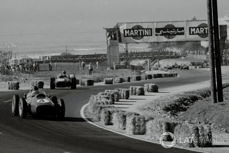 Mike Hawthorn trails Phil Hill, Ferrari Dino 246