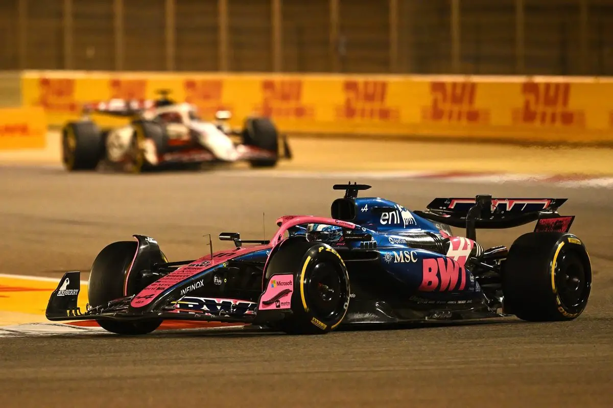 Pierre Gasly (Alpine) vs. Esteban Ocon (Haas F1 Team)