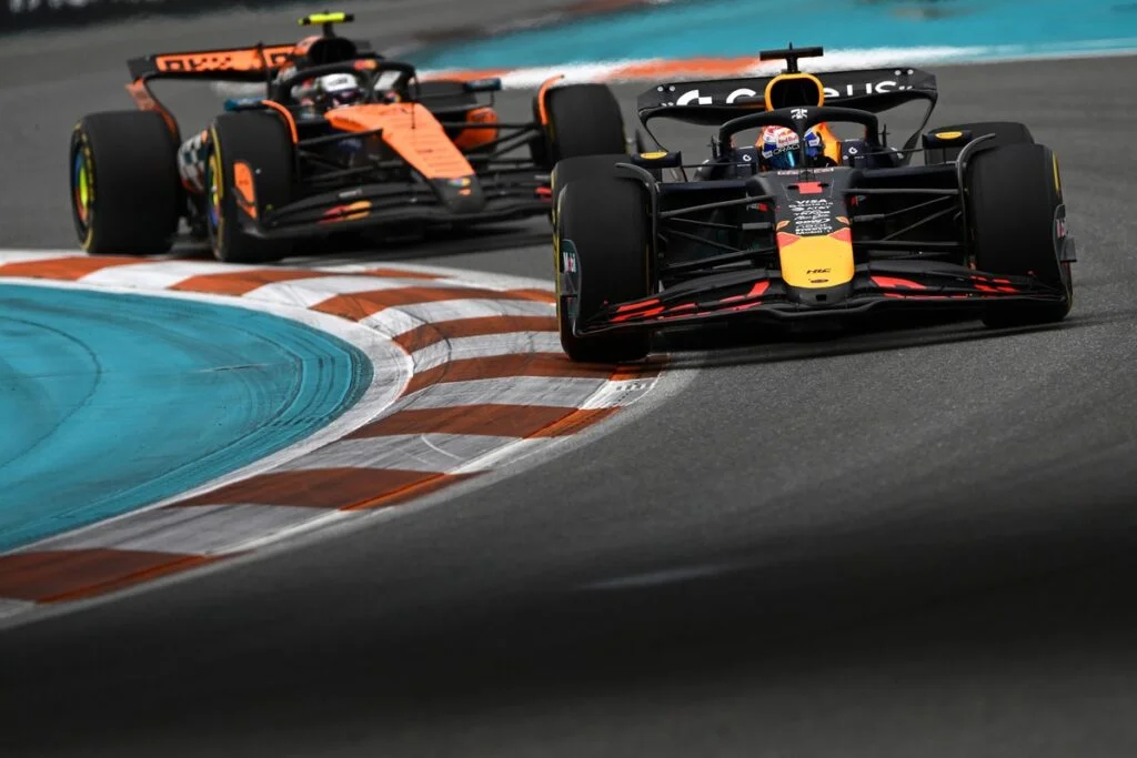 Max Verstappen (Red Bull) vs Lando Norris (McLaren)