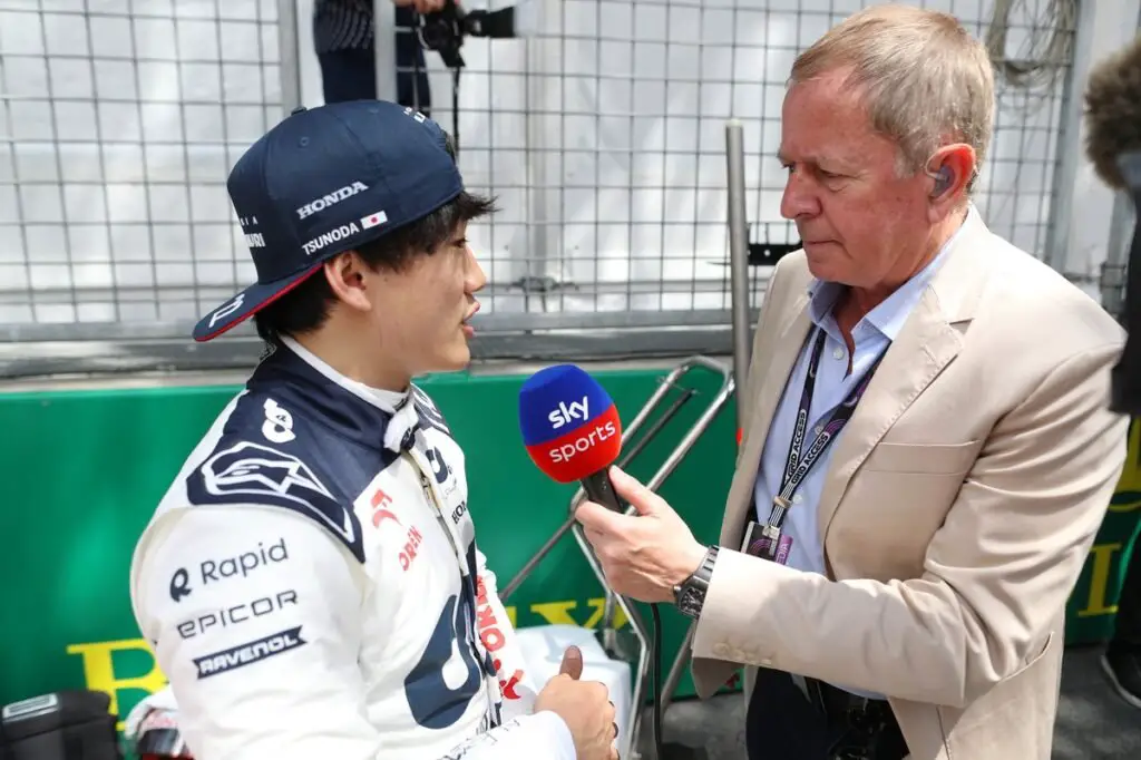 Yuki Tsunoda Discusses with Martin Brundle Pre-Race